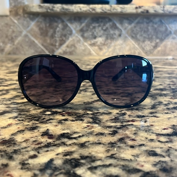 Gucci Round Sunglasses - Picture 5 of 7